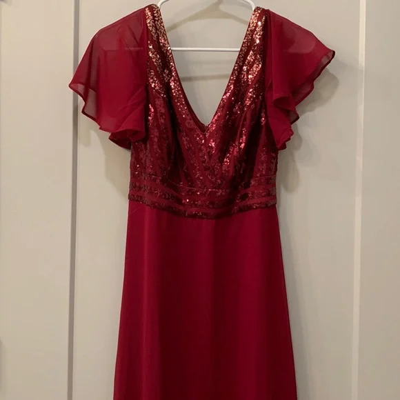 open lace back dress Carbarnet main image 1